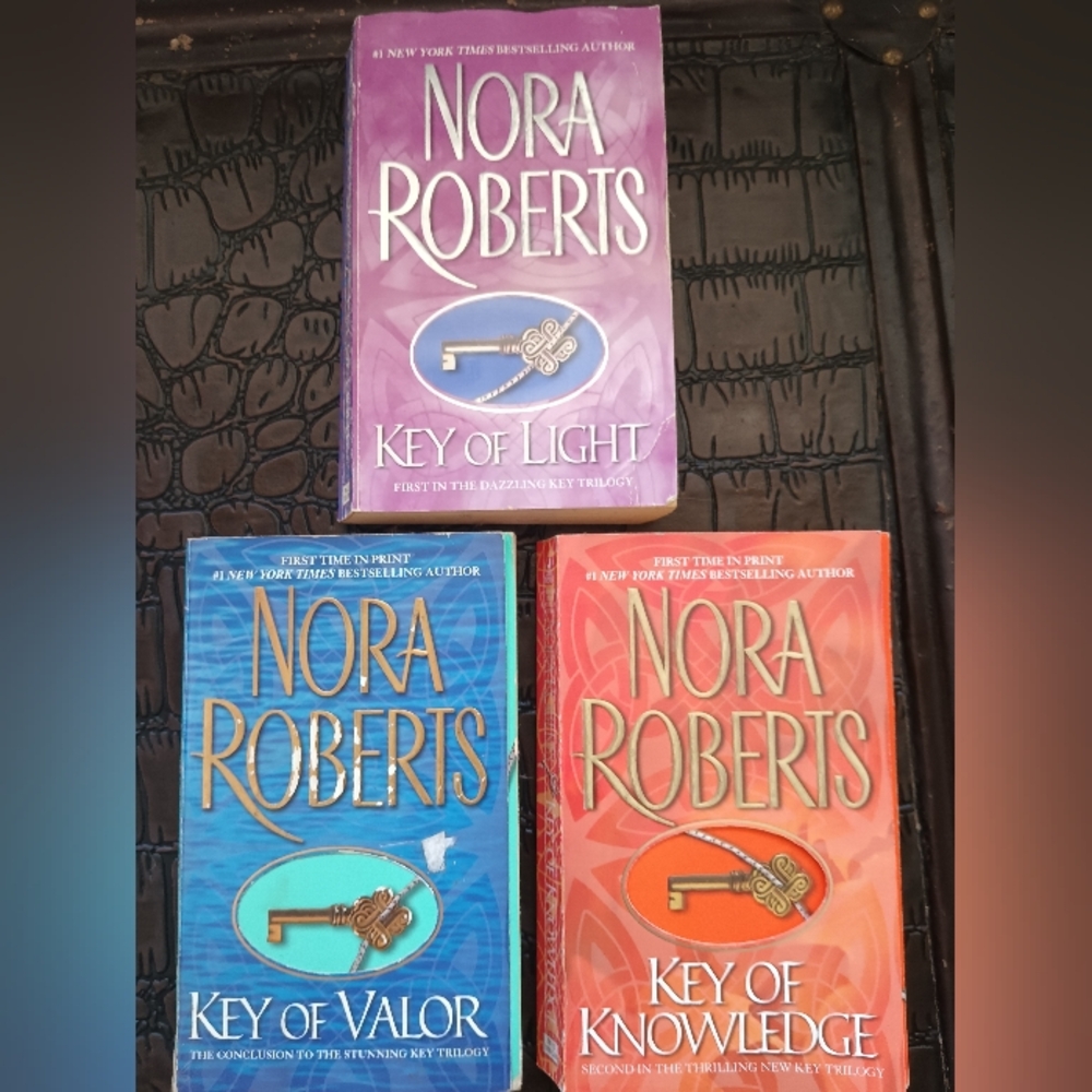 Nora Roberts Book Set - Key Of Light Knowledge & Valor